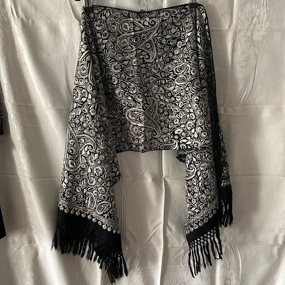 Scarf - Picture 2 of 3
